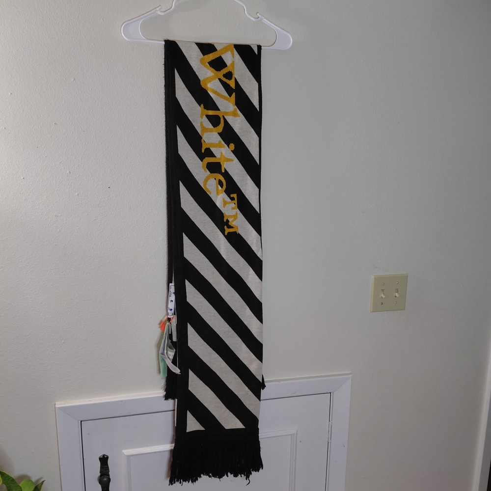 Off-White Arrow Stripe Scarf - NWT